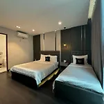 M&H Lux Hotel