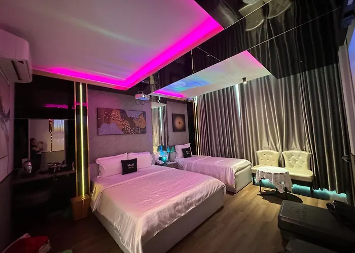 M&H Lux Hotel