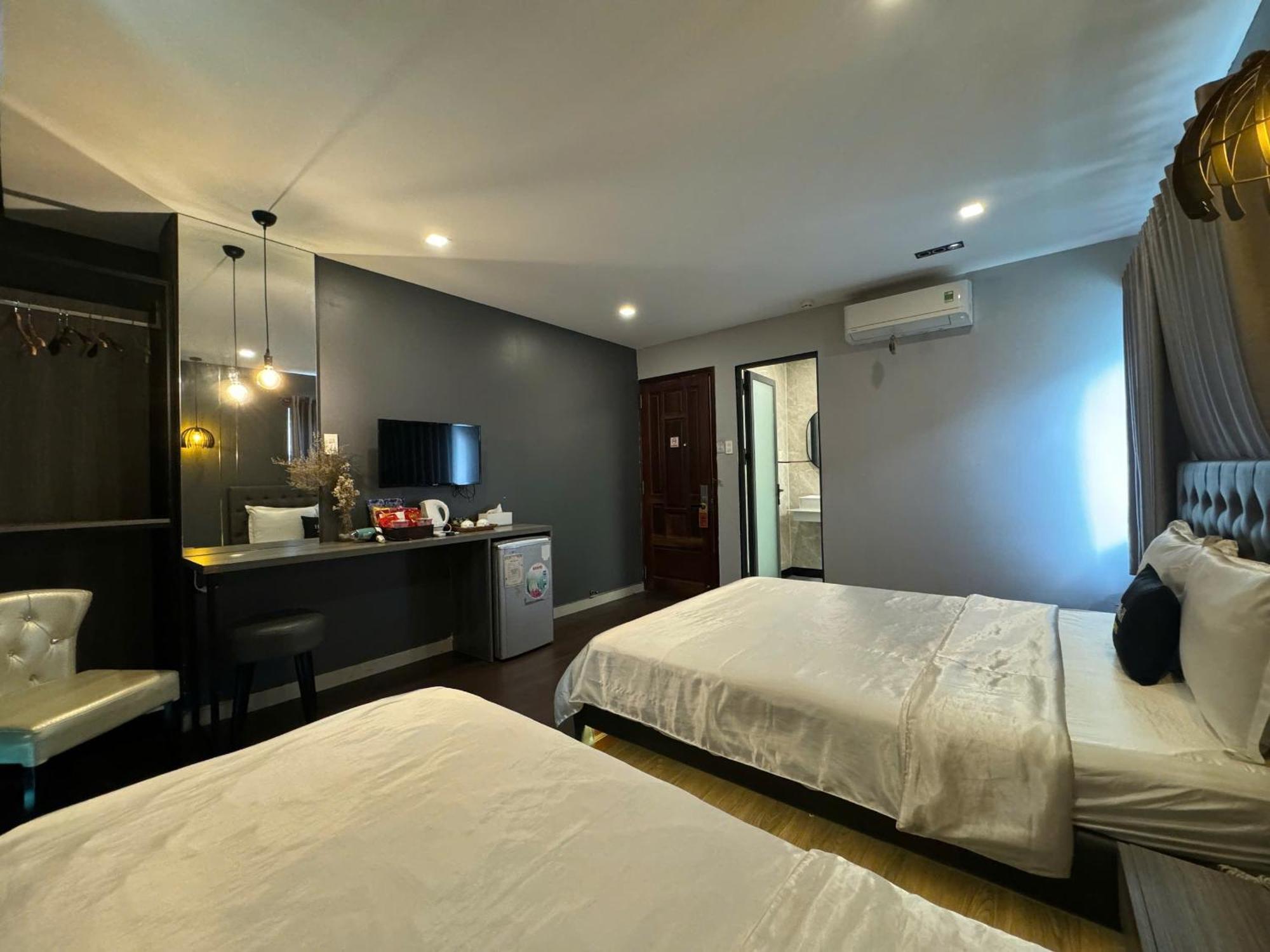 M&h Lux Hotel