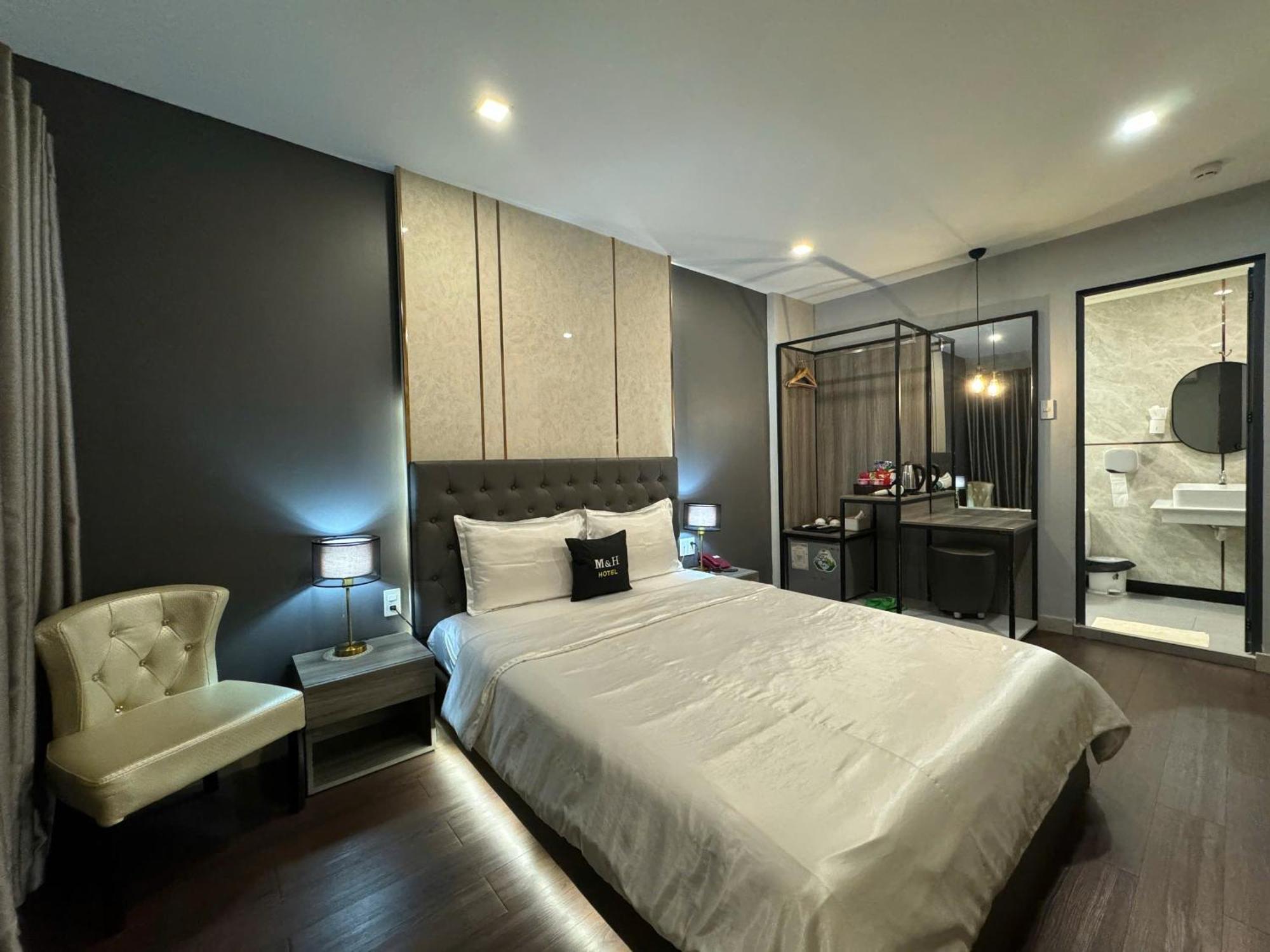 M&h Lux Hotel