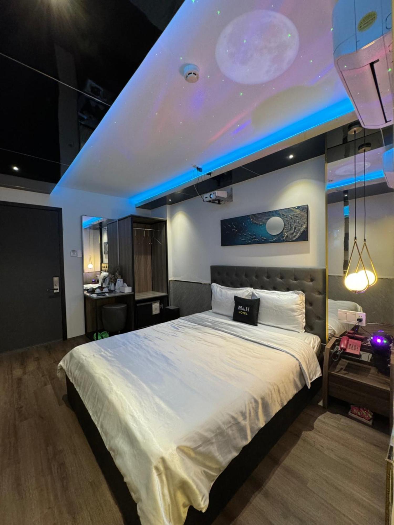 M&h Lux Hotel