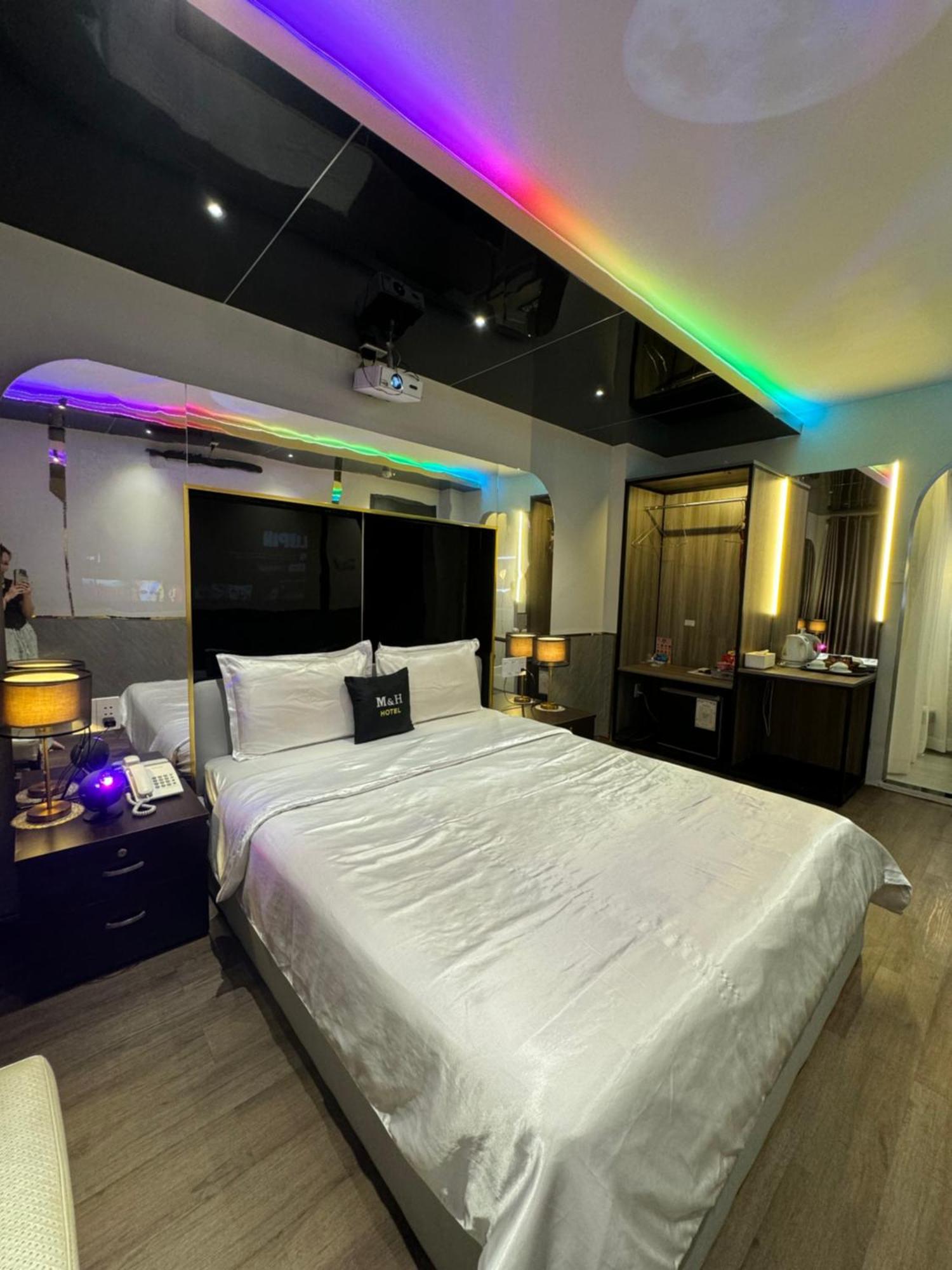 M&h Lux Hotel